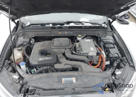 2017 Ford Fusion Hybrid Titanium из США, поврежденный, VIN 3FA6P0RU9HR354595